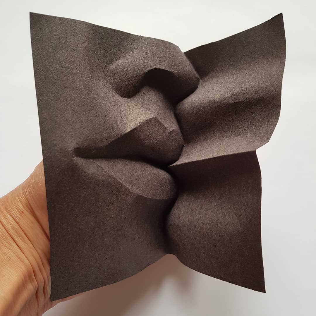 Fascinating Facial Sculptures Made From Folded Paper Sheets By Polly Verity (2)