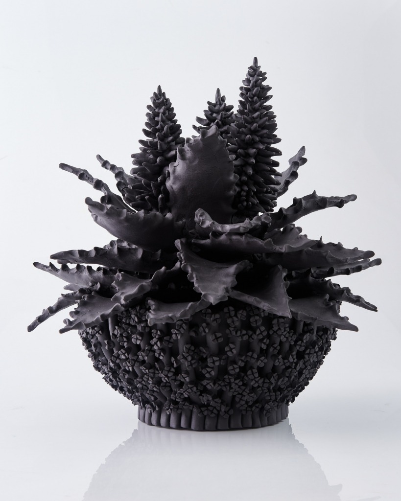 Gorgeous Ceramic Art Pieces Ornate With Intricate Porcelain Flowers By Vanessa Hogge (1)