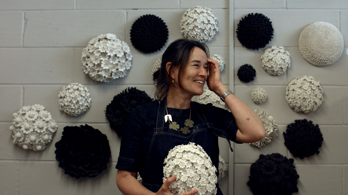 Gorgeous Ceramic Art Pieces Ornate With Intricate Porcelain Flowers By Vanessa Hogge (1)