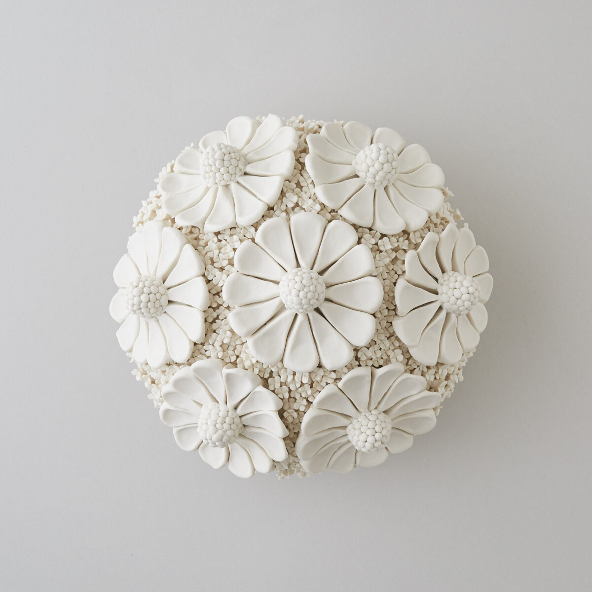 Gorgeous Ceramic Art Pieces Ornate With Intricate Porcelain Flowers By Vanessa Hogge (17)