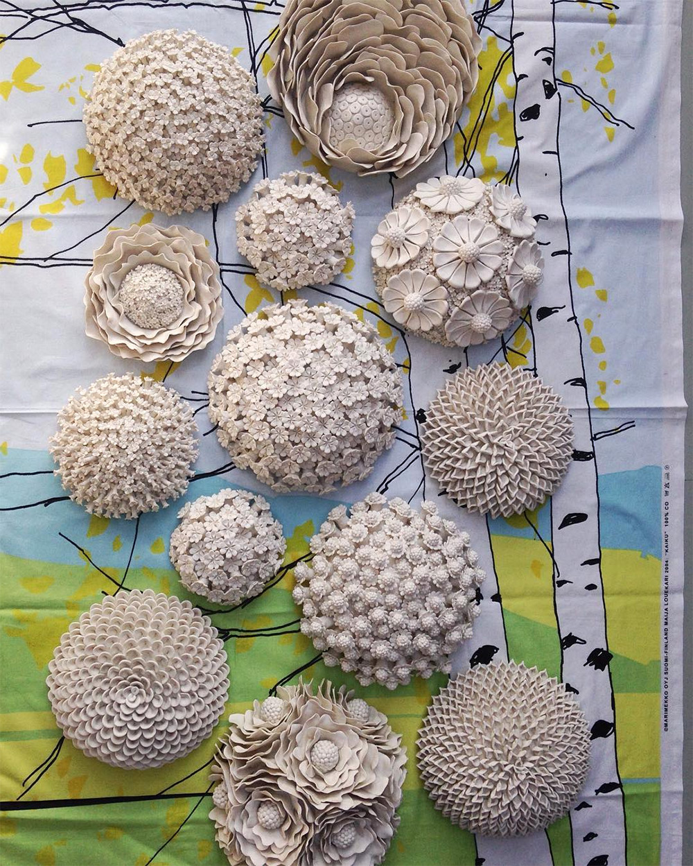 Gorgeous Ceramic Art Pieces Ornate With Intricate Porcelain Flowers By Vanessa Hogge (6)