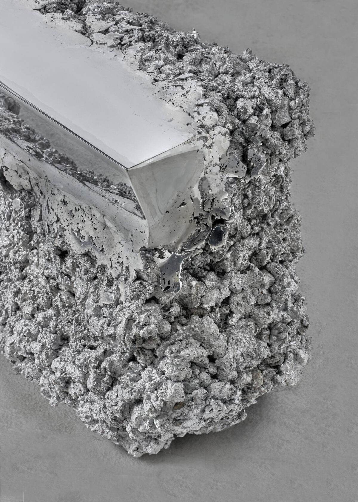 Monoliths Intriguing Sculptural Pieces Of Furniture By Hongjie Yang (7)