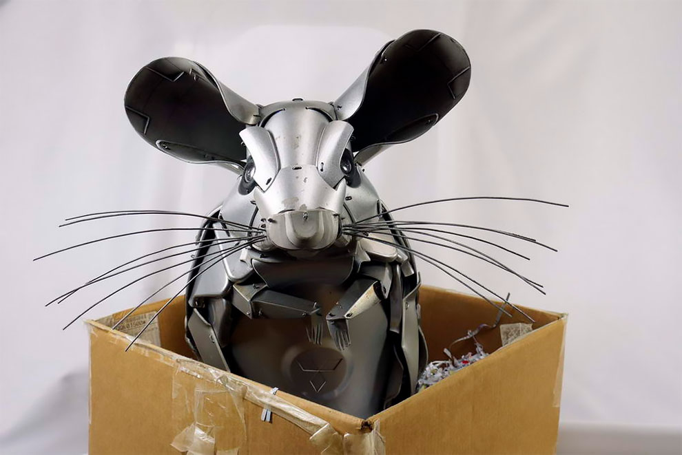 Old Hubcaps Transformed Into Incredible Animal Sculptures By Ptolemy Elrington (18)