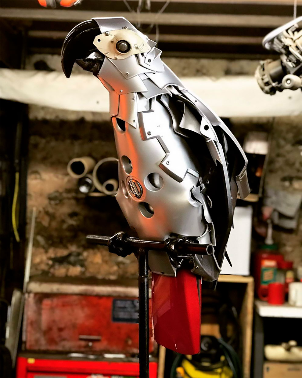 Old Hubcaps Transformed Into Incredible Animal Sculptures By Ptolemy Elrington (4)