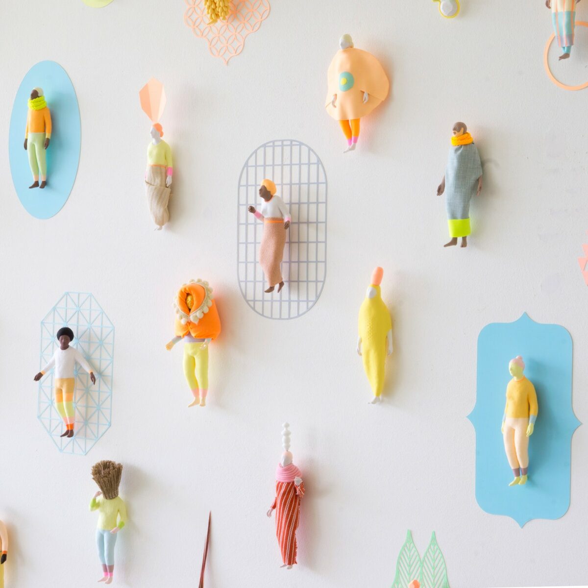 Peculiar Figure Sculptures In Vivid Colors By Frode Bolhuis (10)