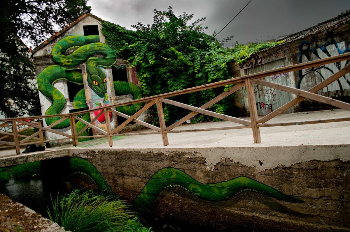 The Extraordinary Surrealistic Street Art Of Sokram Mutante (3)