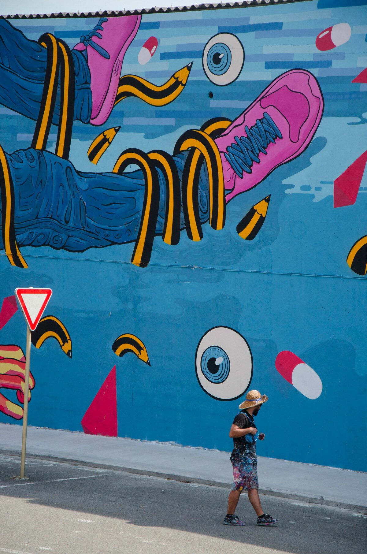 The Extraordinary Surrealistic Street Art Of Sokram Mutante (8)