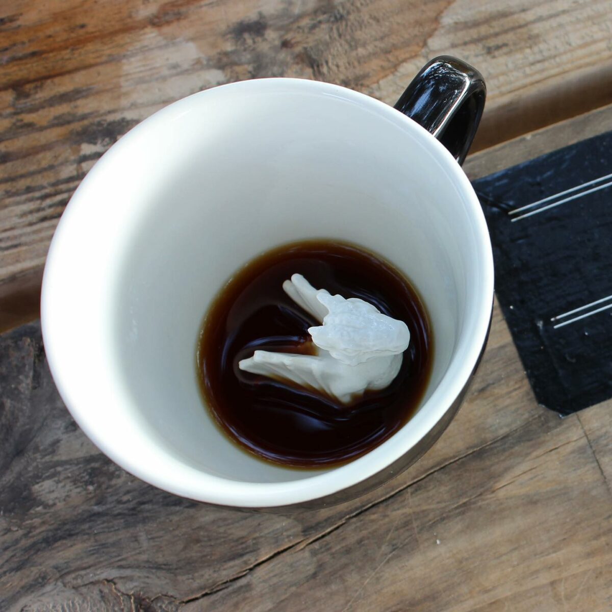 Creature Cups Wildlife Surprise In Coffee Cups By Yumi Yumi (5)