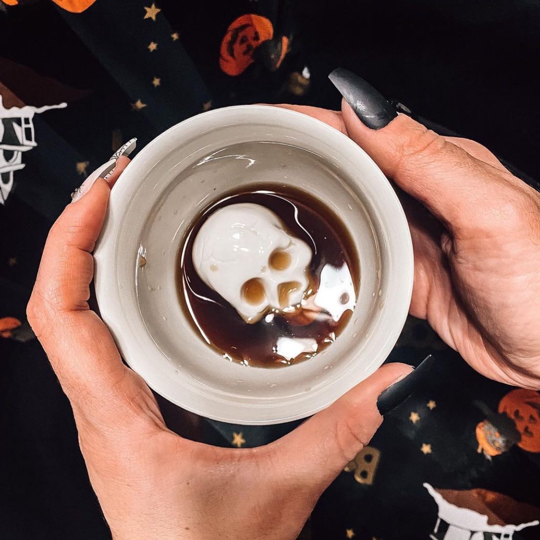 Creature Cups Wildlife Surprise In Coffee Cups By Yumi Yumi (8)