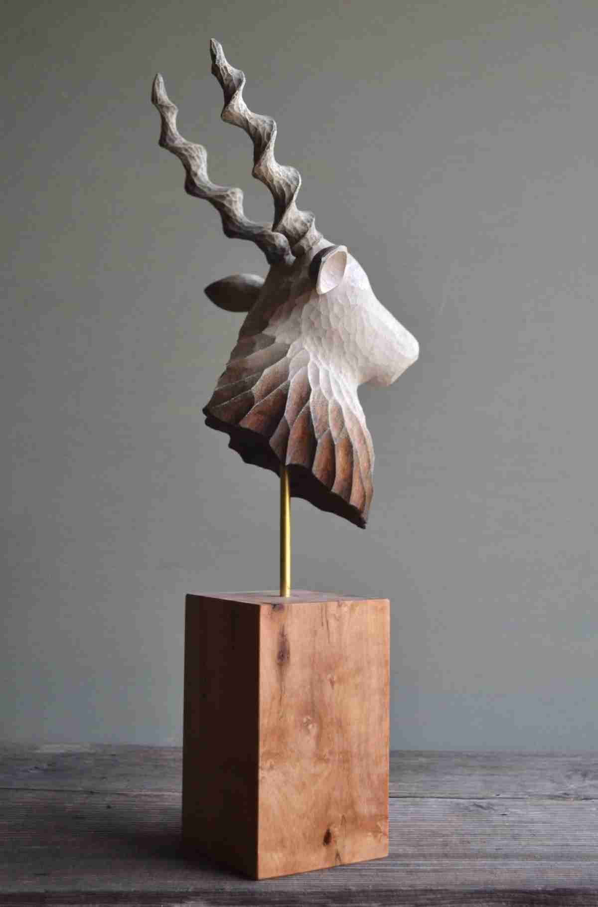 Formidable Wood Carved Sculptures Of Wildlife Animals In Miniature By Tomohiro Suzuki (22)