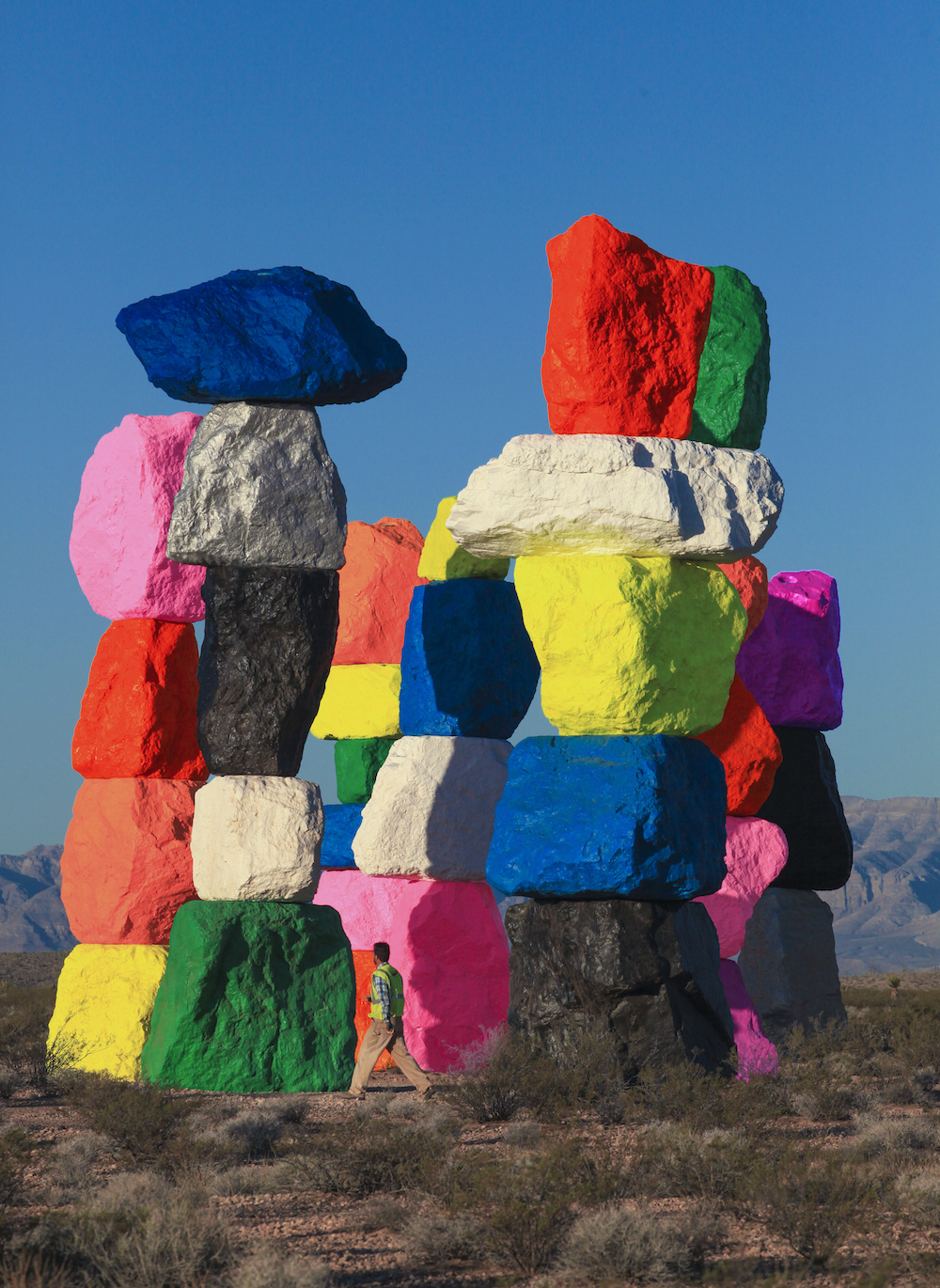 Seven Magic Mountains An Impressive Art Installation By Ugo Rondinone (5)