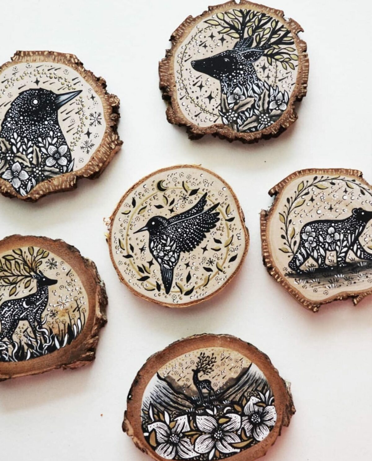 Fascinating Monochromatic Illustrations Drawn On Wood Slices By Melpomeni Chatzipanagiotou (11)