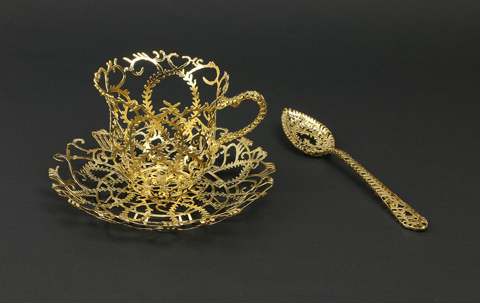 Ornate Sculptural Tableware Made Of Gold And Silver Filigree By Wiebke Meurer (1)