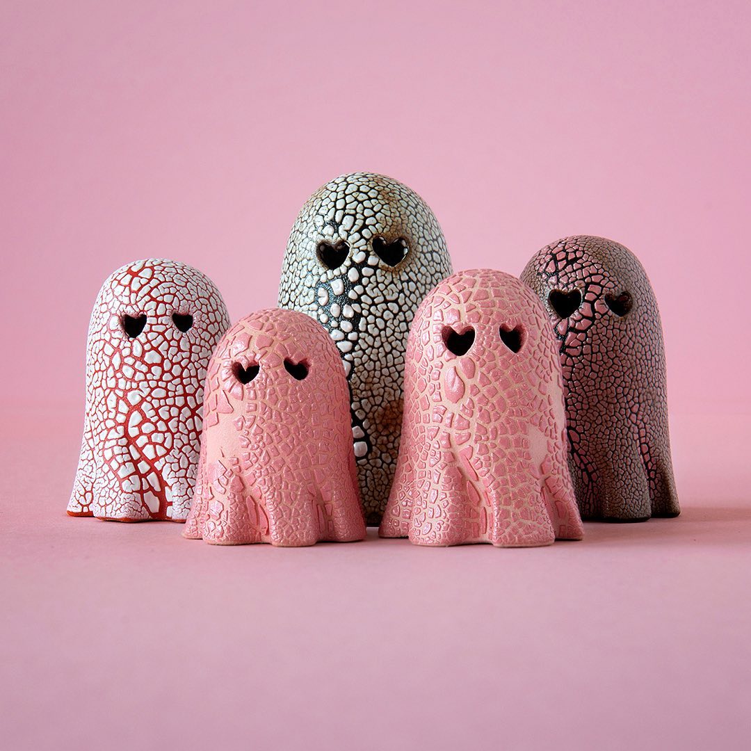 Fun Tiny Ceramic Ghosts By Lisa Agnetun (13)