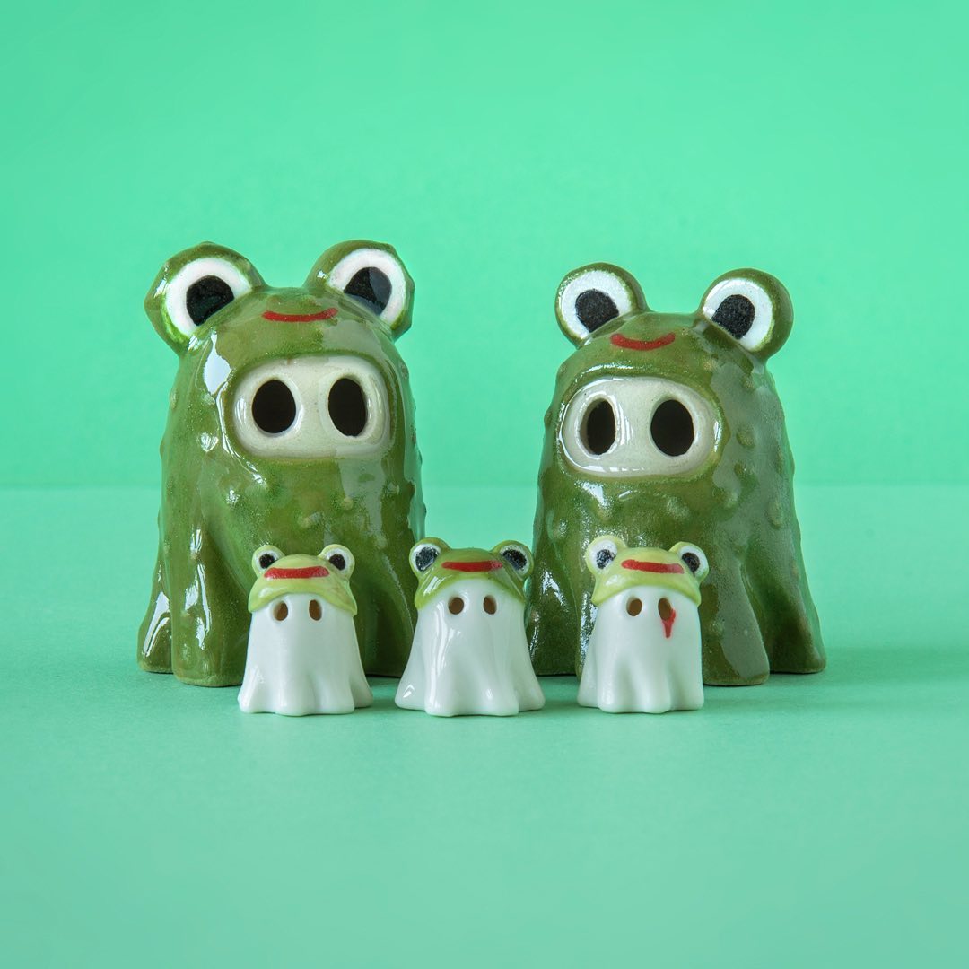 Fun Tiny Ceramic Ghosts By Lisa Agnetun (14)