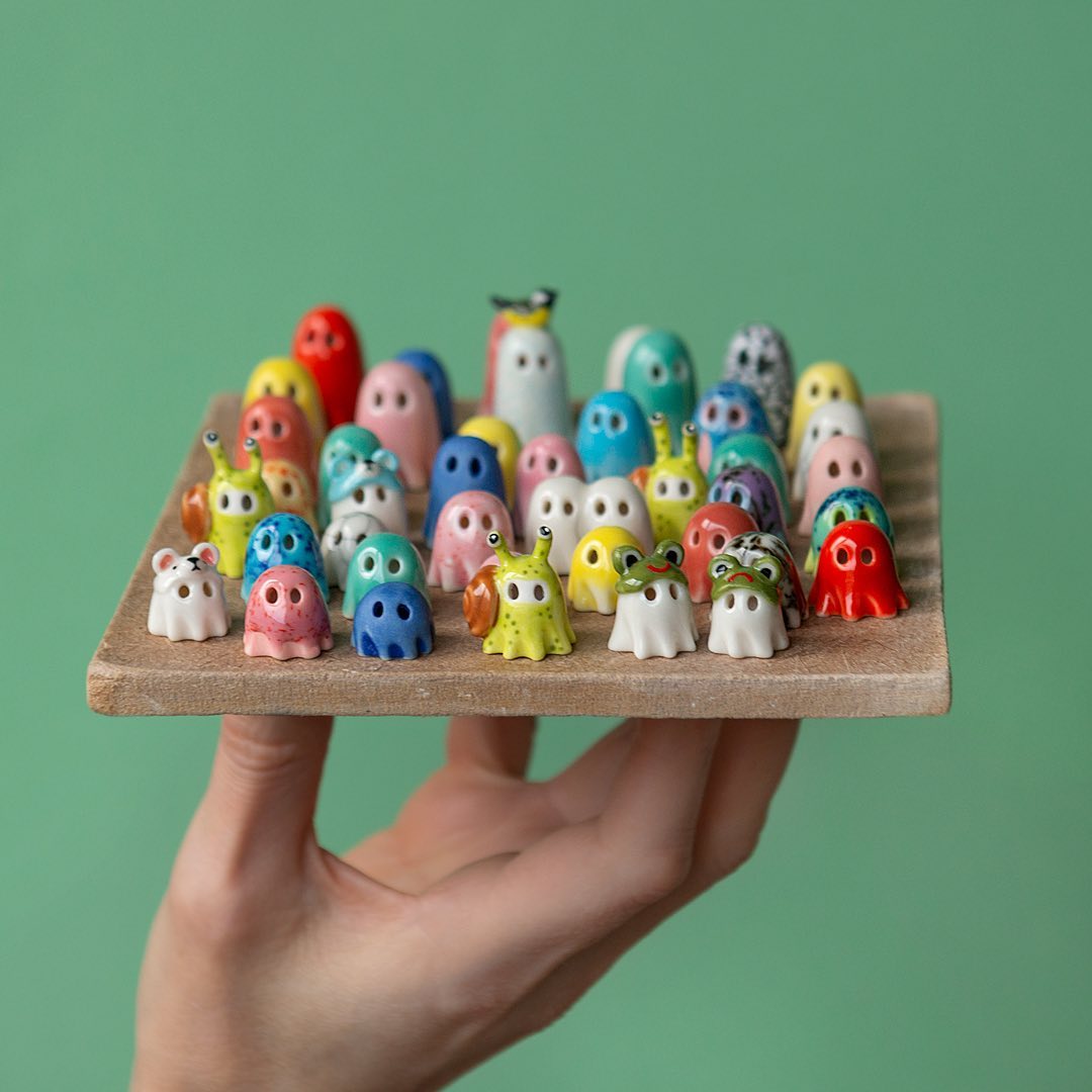 Fun Tiny Ceramic Ghosts By Lisa Agnetun (21)