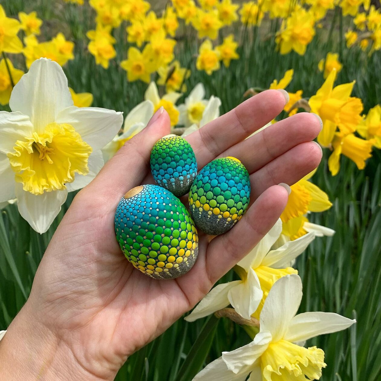 The Exuberant Pointillism Art Of Elspeth Mclean (1)