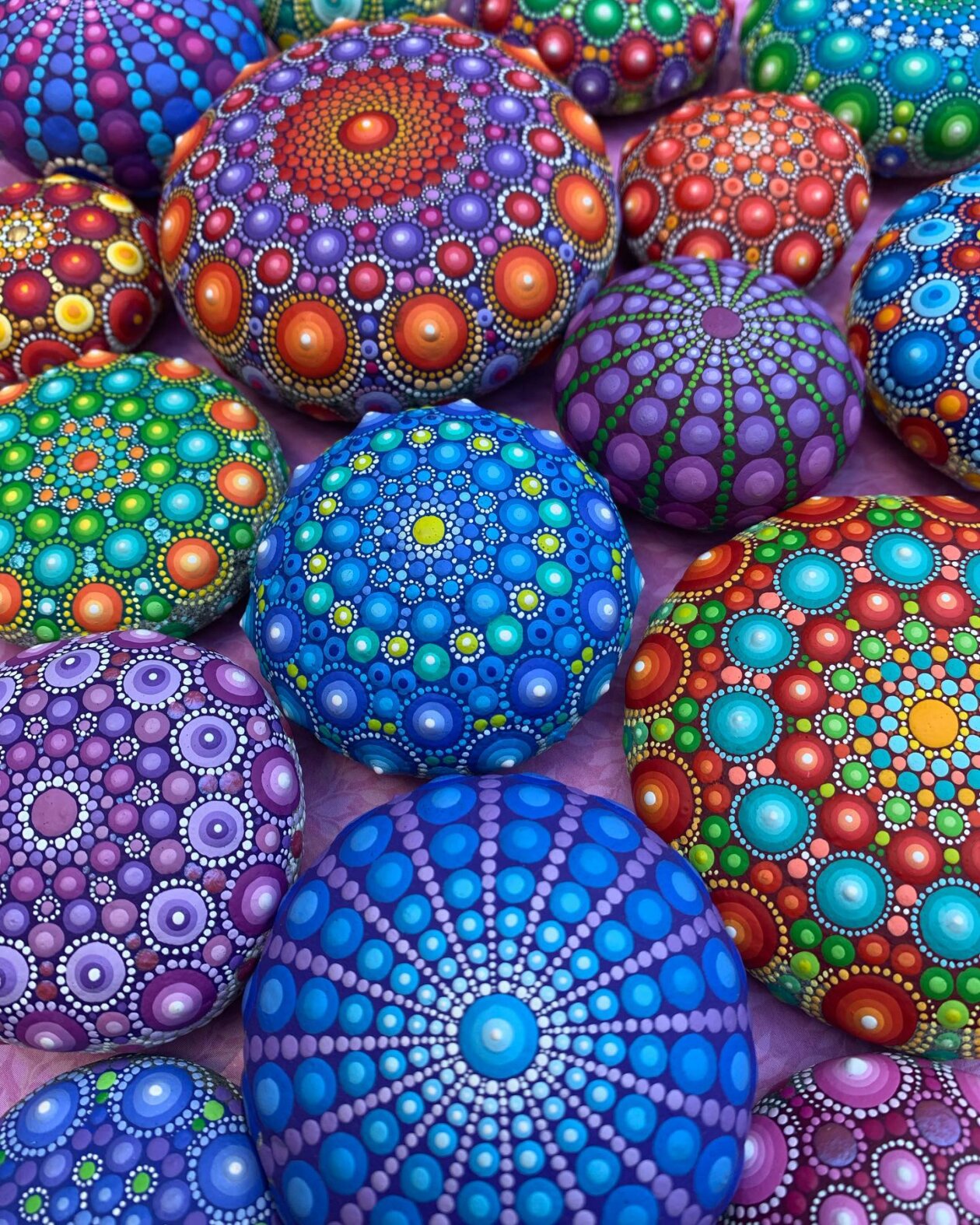 The Exuberant Pointillism Art Of Elspeth Mclean (16)