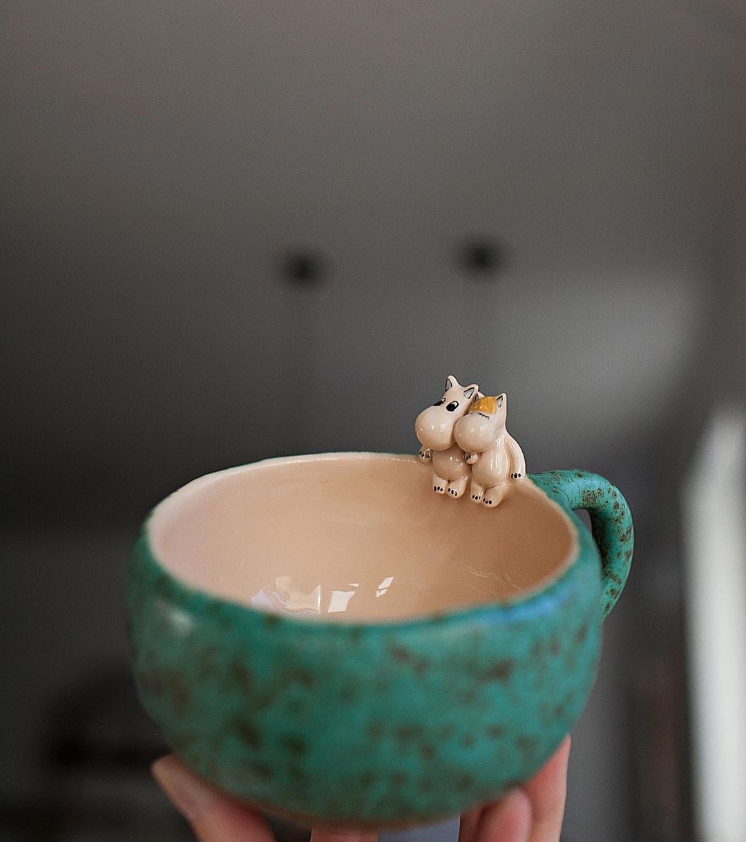 Delicate Ceramics Decorated With Lovely Figure Sculptures By Nadya And Olga (24)