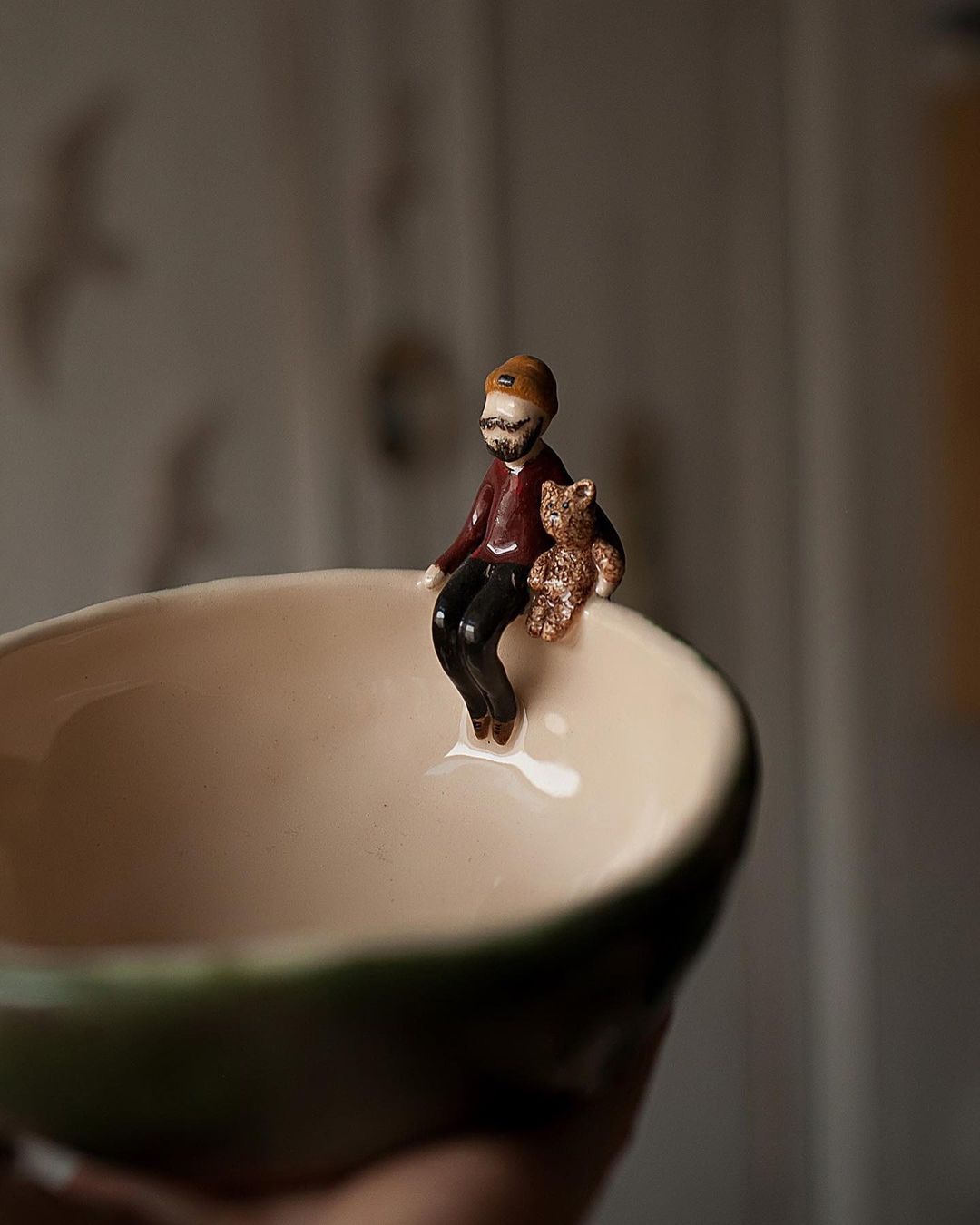 Delicate Ceramics Decorated With Lovely Figure Sculptures By Nadya And Olga (3)