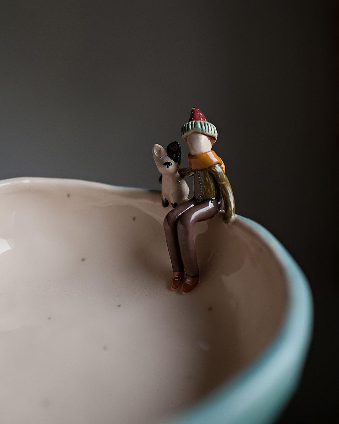 Delicate Ceramics Decorated With Lovely Figure Sculptures By Nadya And Olga (9)