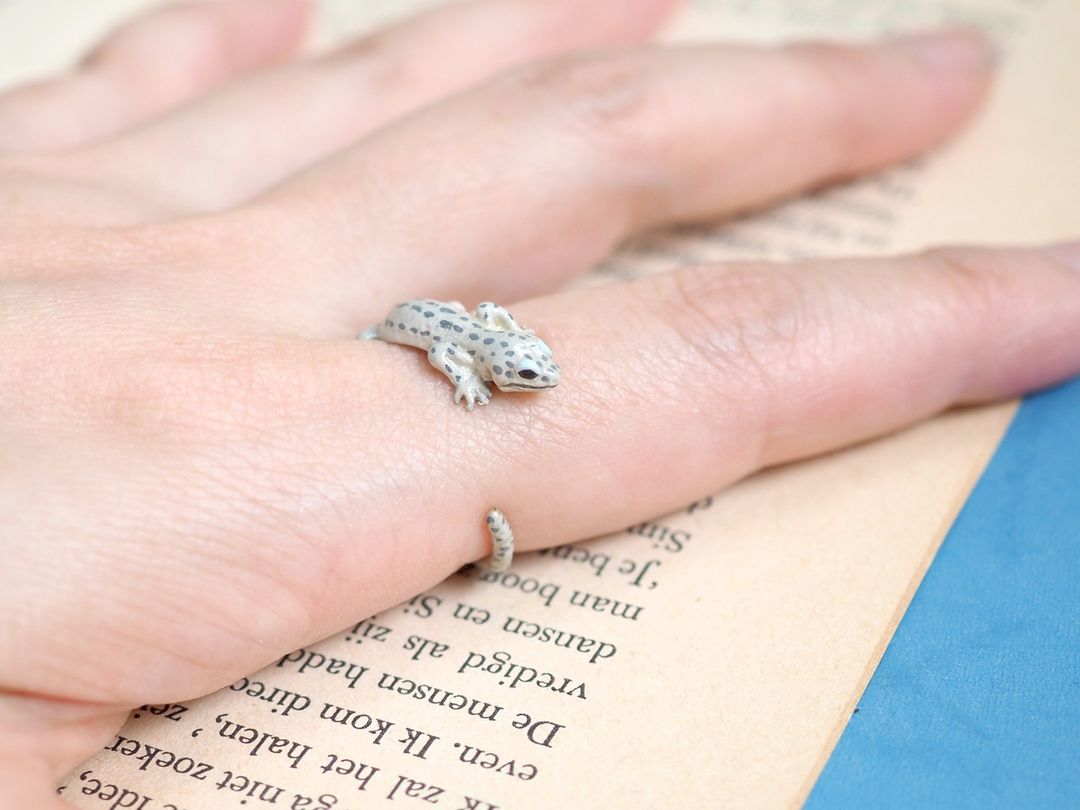 Gorgeous And Fun Animal Accessories By Nina (17)