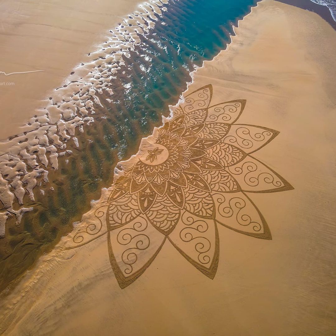 Large Scale Beach Sand Drawings By Jben Beach (20)