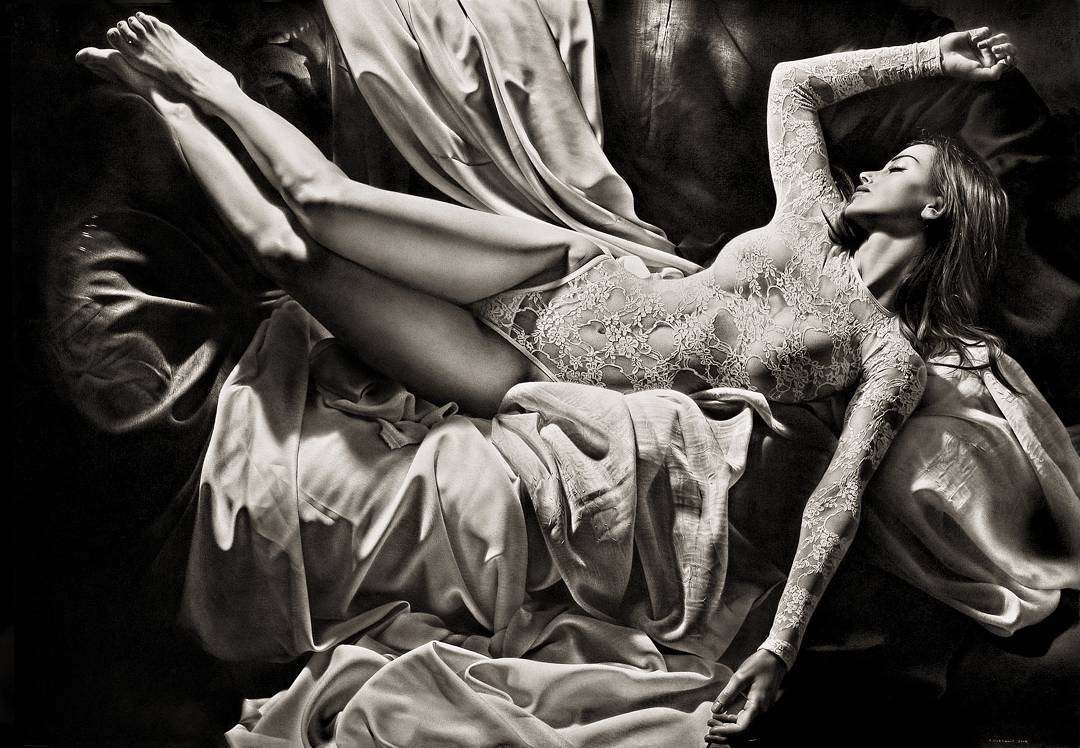 Hyper Realistic Pencil And Charcoal Portraits By Emanuele Dascanio 3