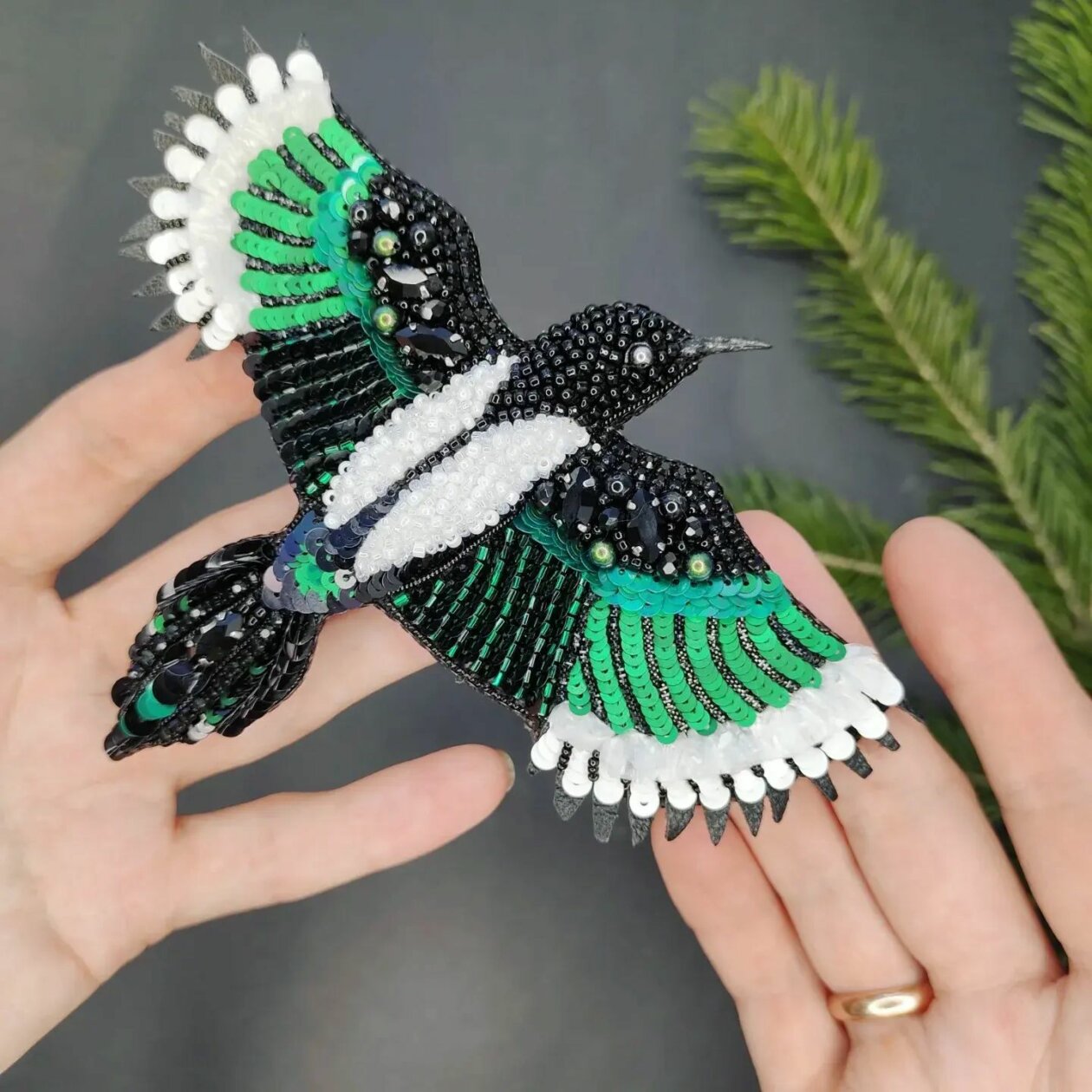 Marvelous Figurative Beaded Jewelry By Irina Nachatova (14)