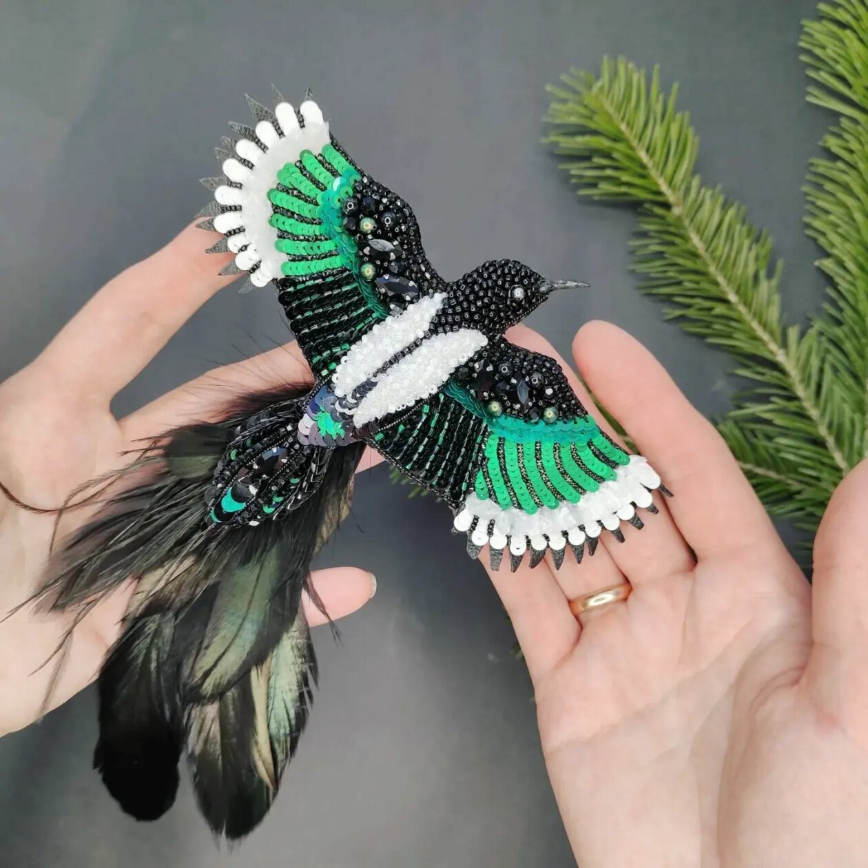 Marvelous Figurative Beaded Jewelry By Irina Nachatova (15)