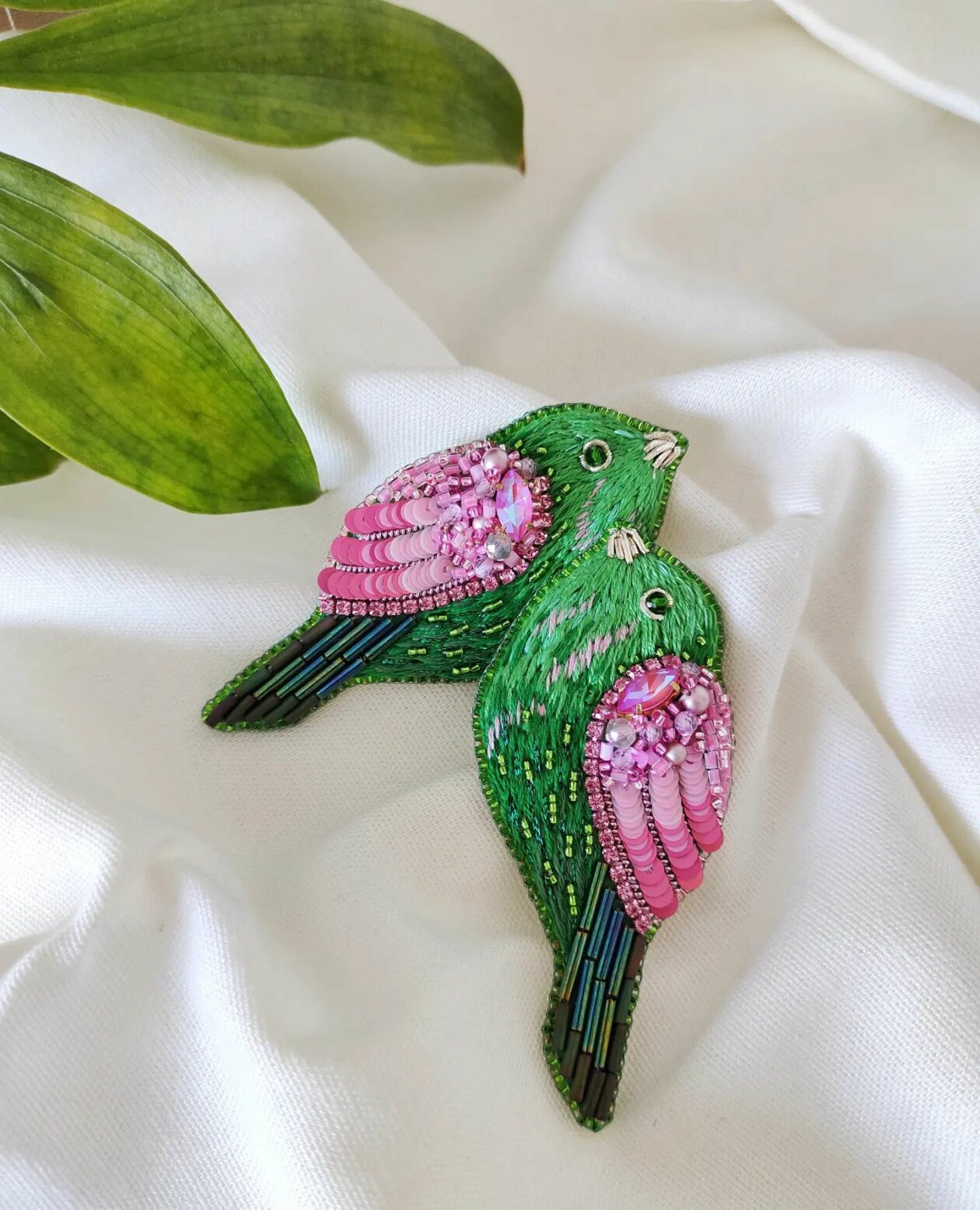 Marvelous Figurative Beaded Jewelry By Irina Nachatova (19)