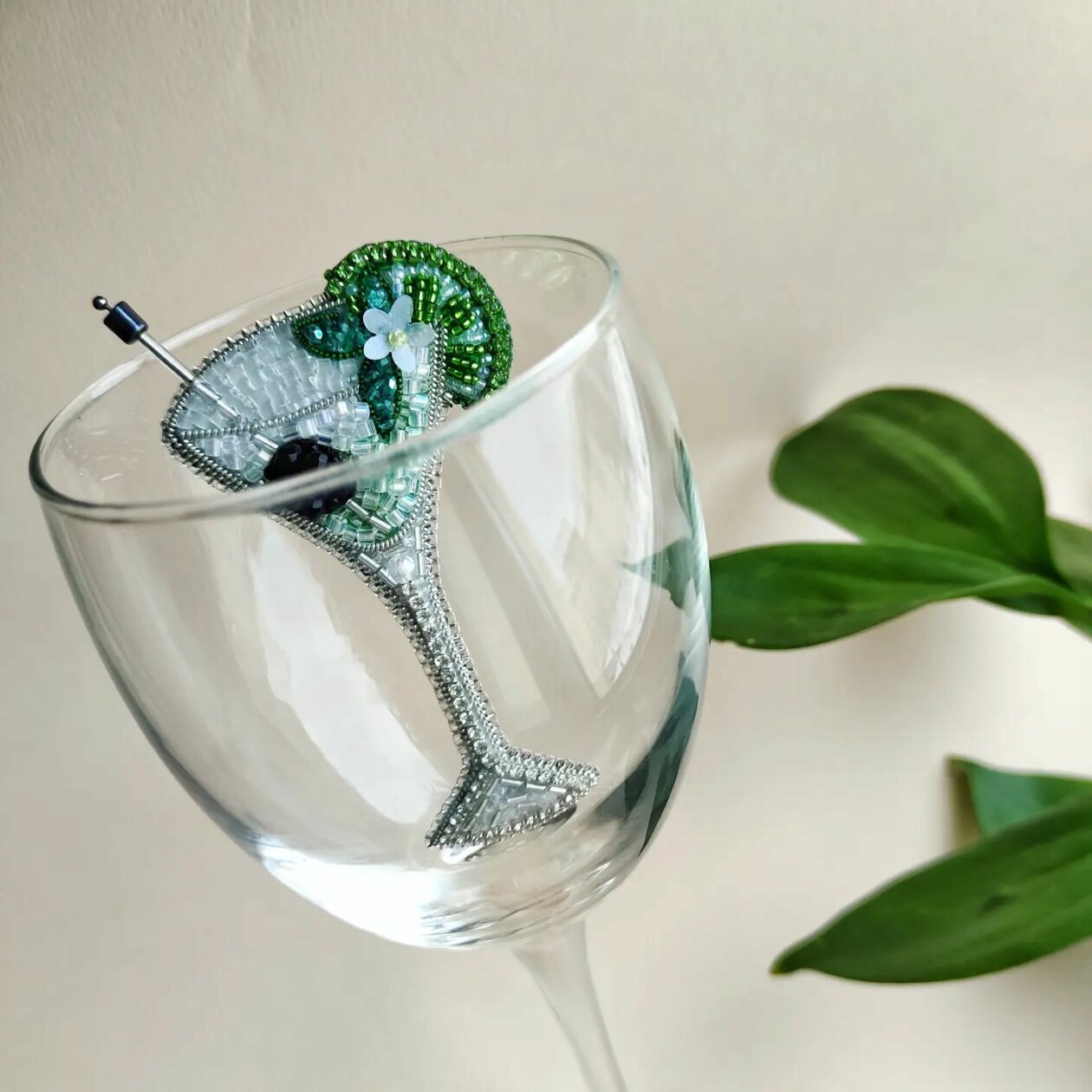 Marvelous Figurative Beaded Jewelry By Irina Nachatova (22)