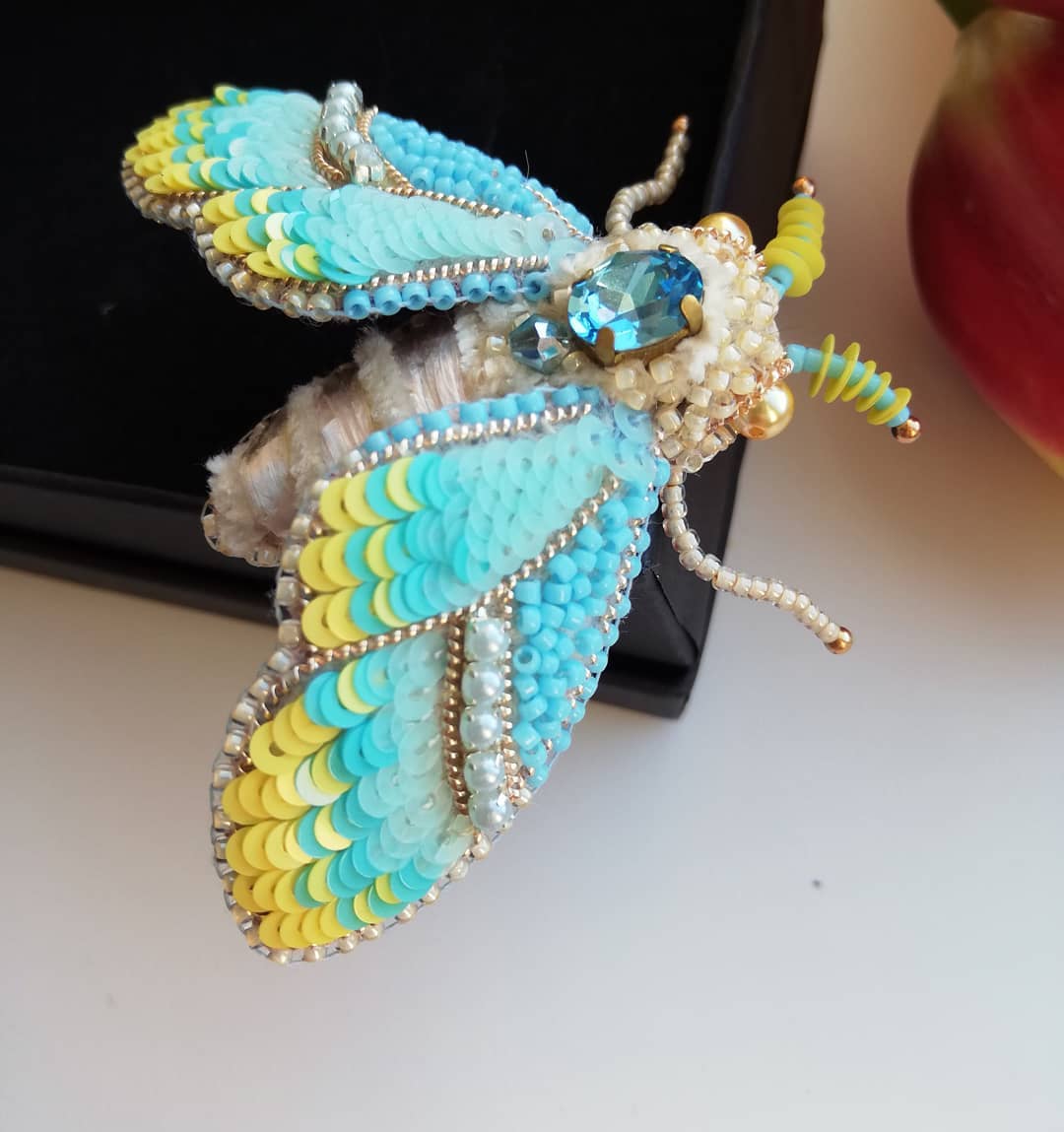 Marvelous Figurative Beaded Jewelry By Irina Nachatova (7)