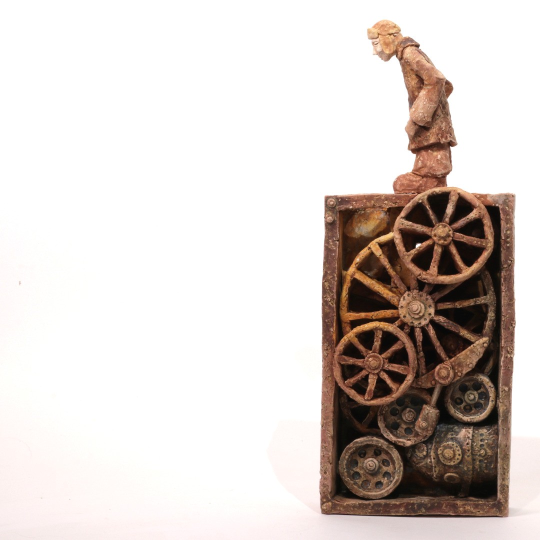 Surreal Figurative Sculptures By Arek Szwed 3