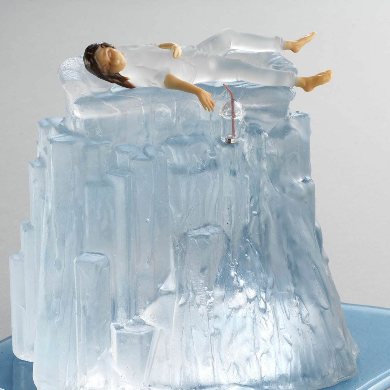 Enchanting Surrealistic Glass Sculptures By Carmen Lozar 14