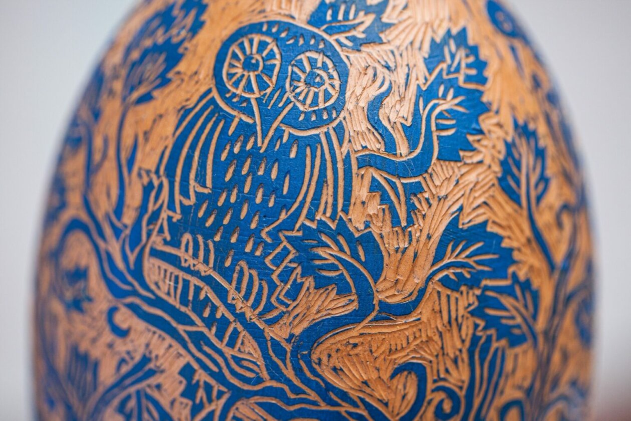 Illustred Ceramic Vessels And Tiles By Clara Holt 16