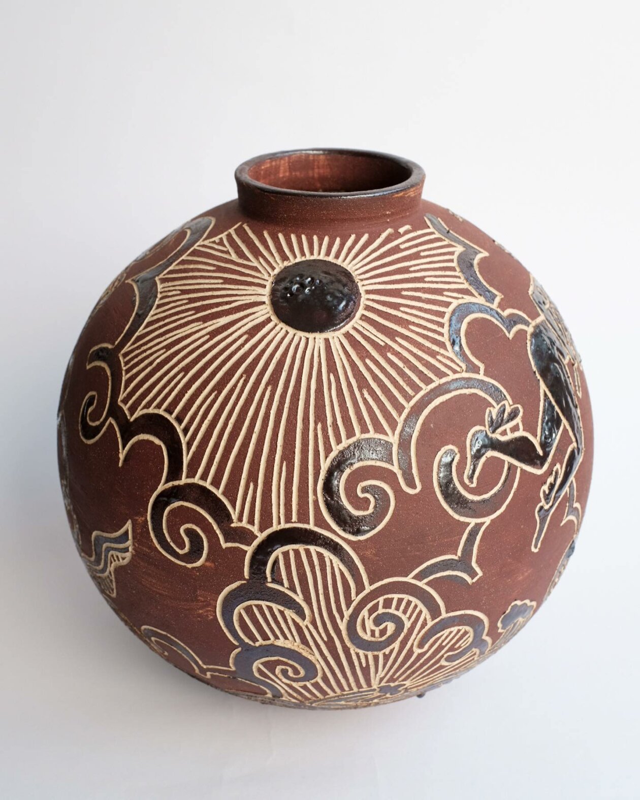 Illustred Ceramic Vessels And Tiles By Clara Holt 7