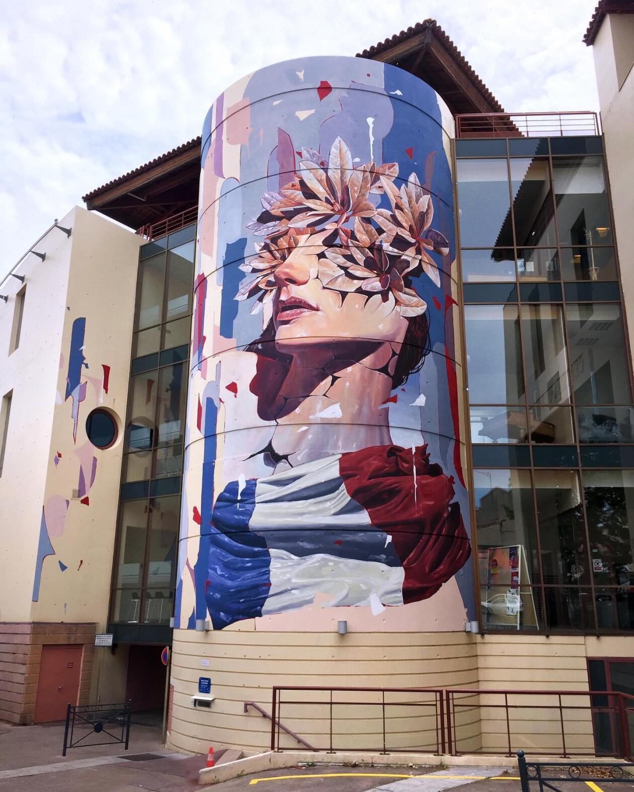 Stunningly Surreal Figurative Murals By Ratur (6)