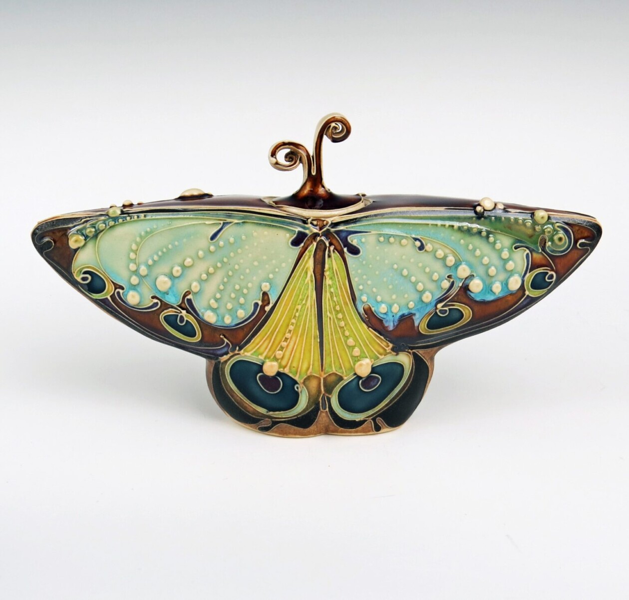 Surrealistic Organic Inspired Vessels By Carol Long (2)