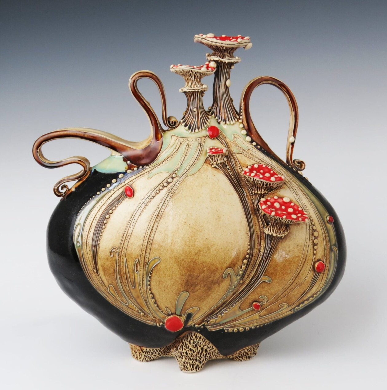 Surrealistic Organic Inspired Vessels By Carol Long (22)