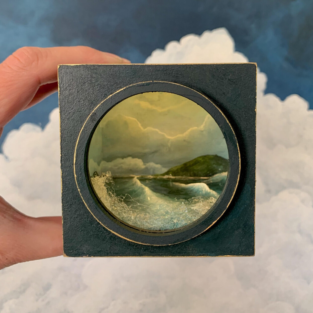 Magical Handmade Miniatures And Dioramas By Caroline Dewison (13)