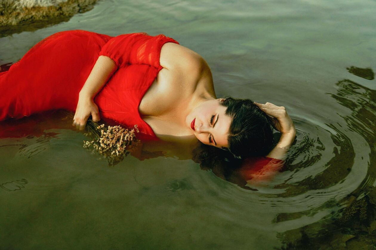 Stunning Female Conceptual Portraits By Candice Ghai (13)