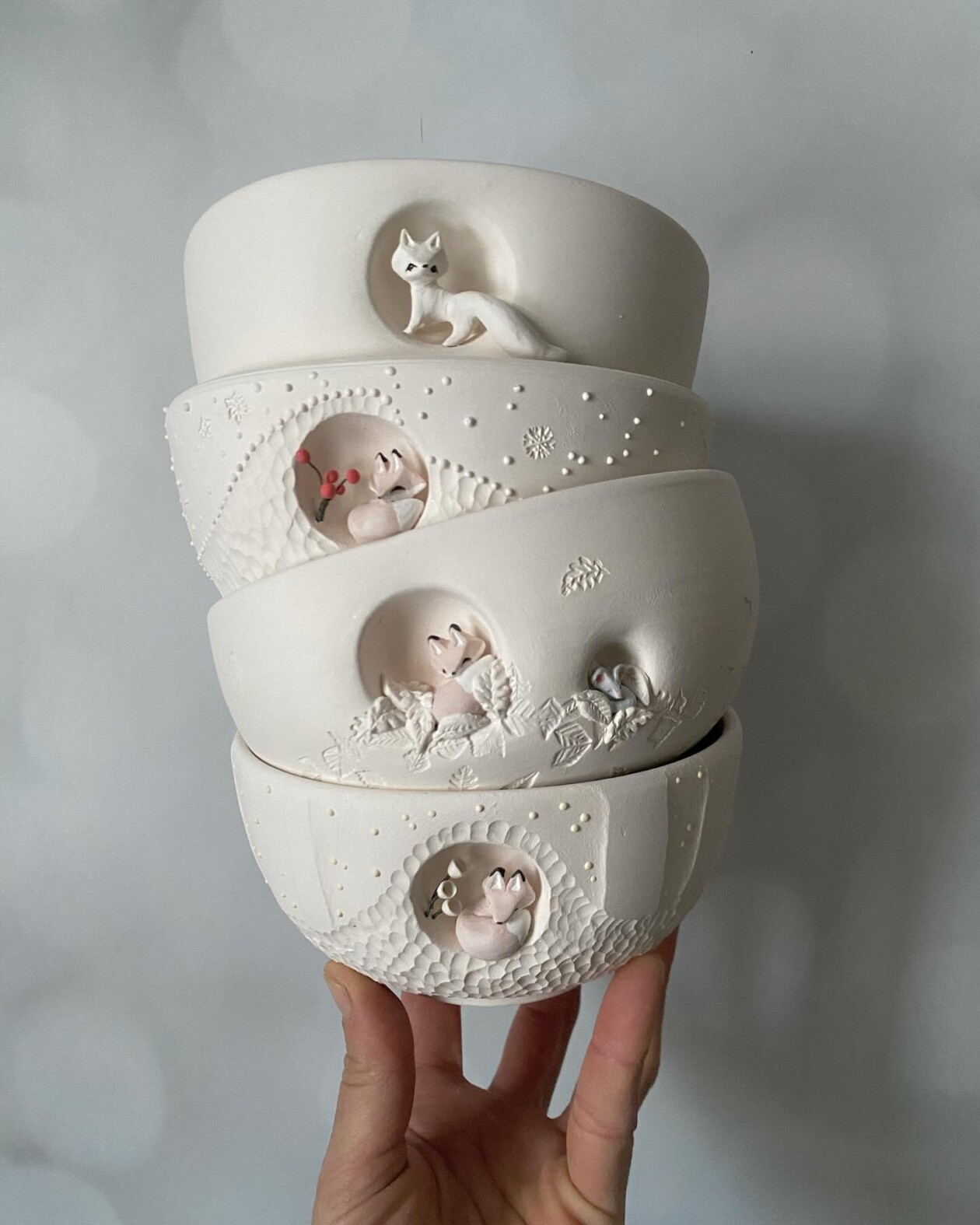 Ceramic Vases Decorated With Miniature Animal Sculptures By Brooke Knippa (1)