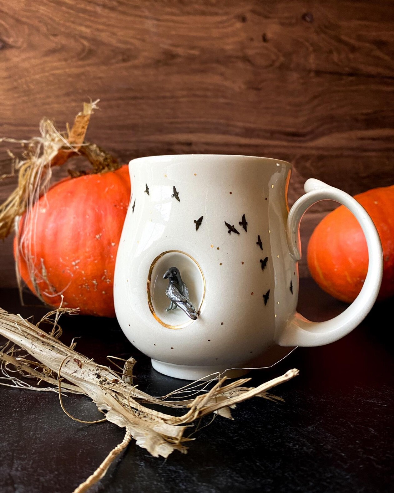 Ceramic Vases Decorated With Miniature Animal Sculptures By Brooke Knippa (3)