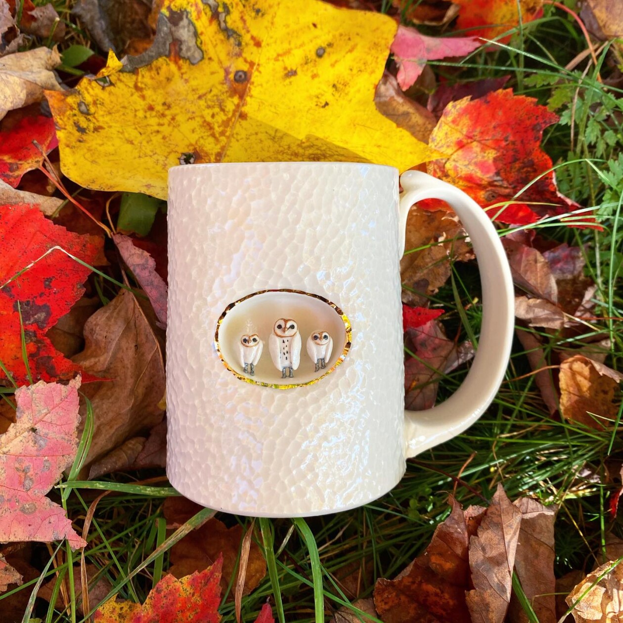 Ceramic Vases Decorated With Miniature Animal Sculptures By Brooke Knippa (4)