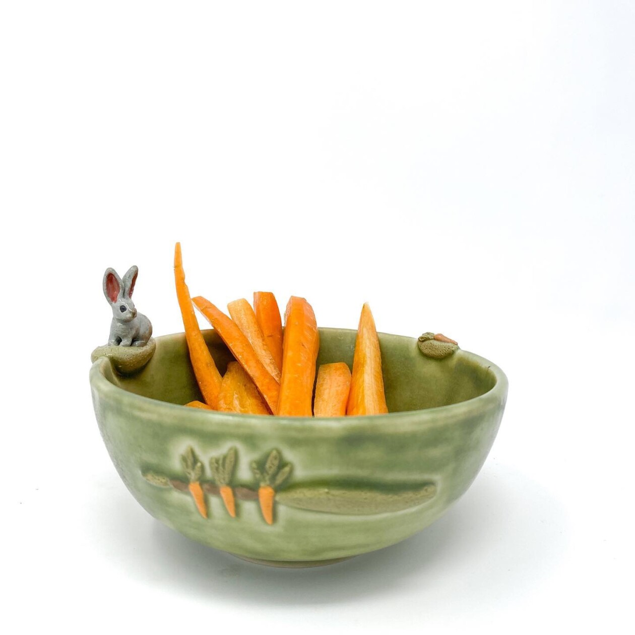 Ceramic Vases Decorated With Miniature Animal Sculptures By Brooke Knippa (6)