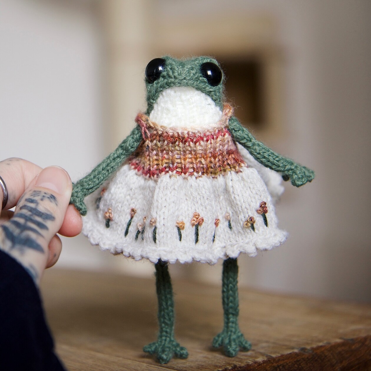 Enchanting Anthropomorphized Frog Crochet Patterns By Elliot (23)