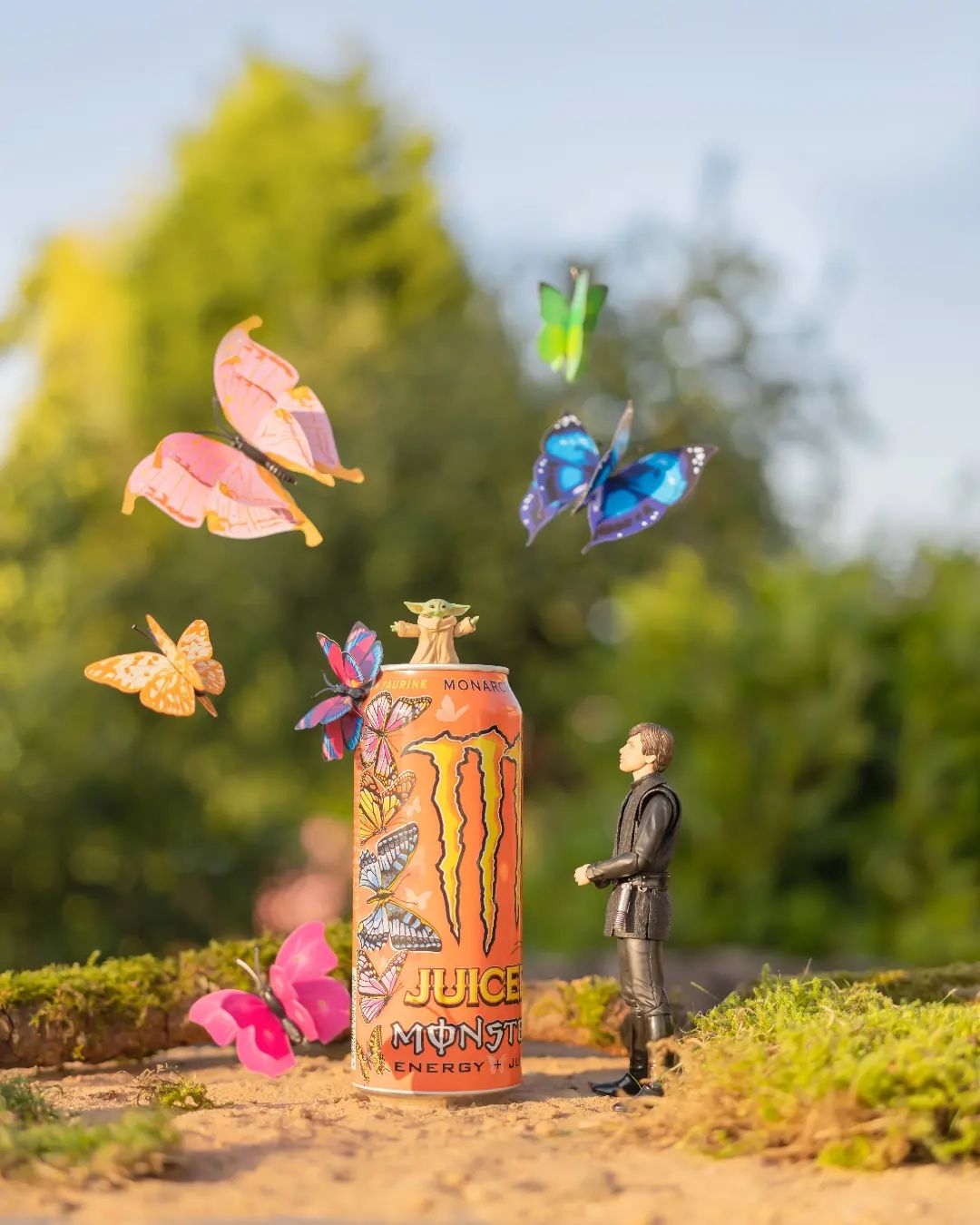 Action Shots Of Pop Culture Characters With Drinks By Andrea (13)