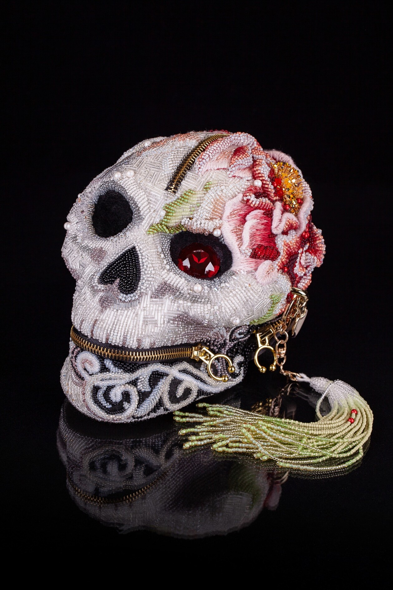 Intricate And Whimsical Hand Embroidered Felted Bags By Alena Kova (3)