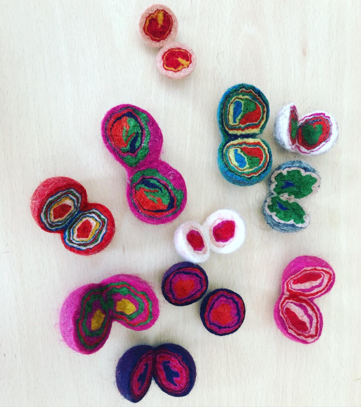 Anatomical Sculptures Made From Zippers, Quilted Fabric, And Felt By Élodie Antoine (15)